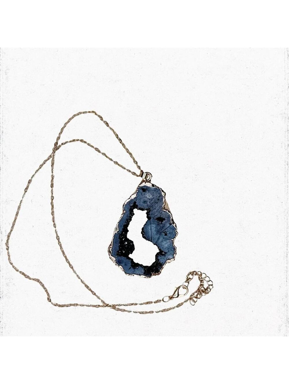 723gc. Black Faux Druzy Necklace Goldtone